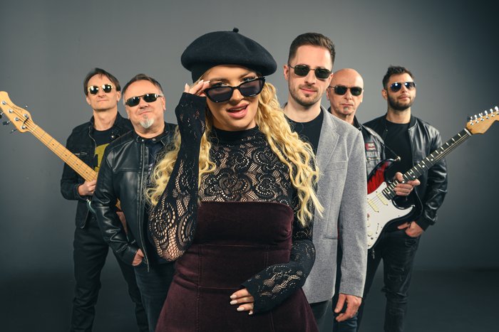 ExZodiac bend svih šest članova